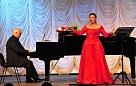 В  Туве   празднование 100-летия единения с Россией завершилось   концертом Народной артистки РФ Надежды Красной